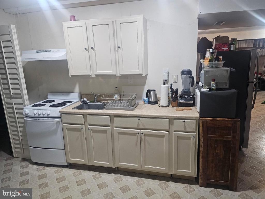 5002 Sinope Way - Photo 2