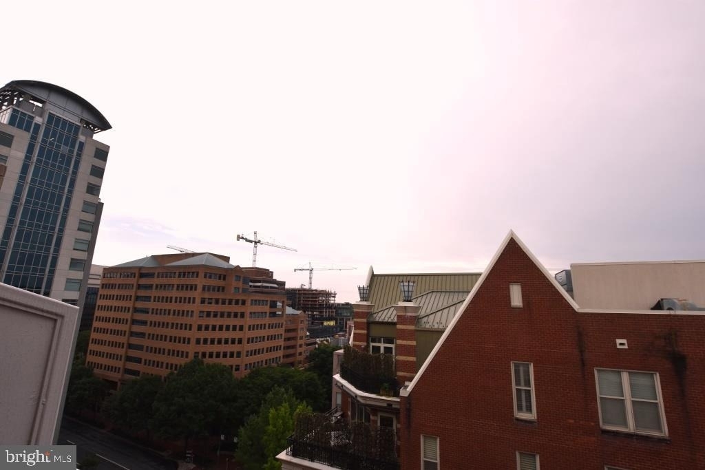 7500 Woodmont Avenue - Photo 9