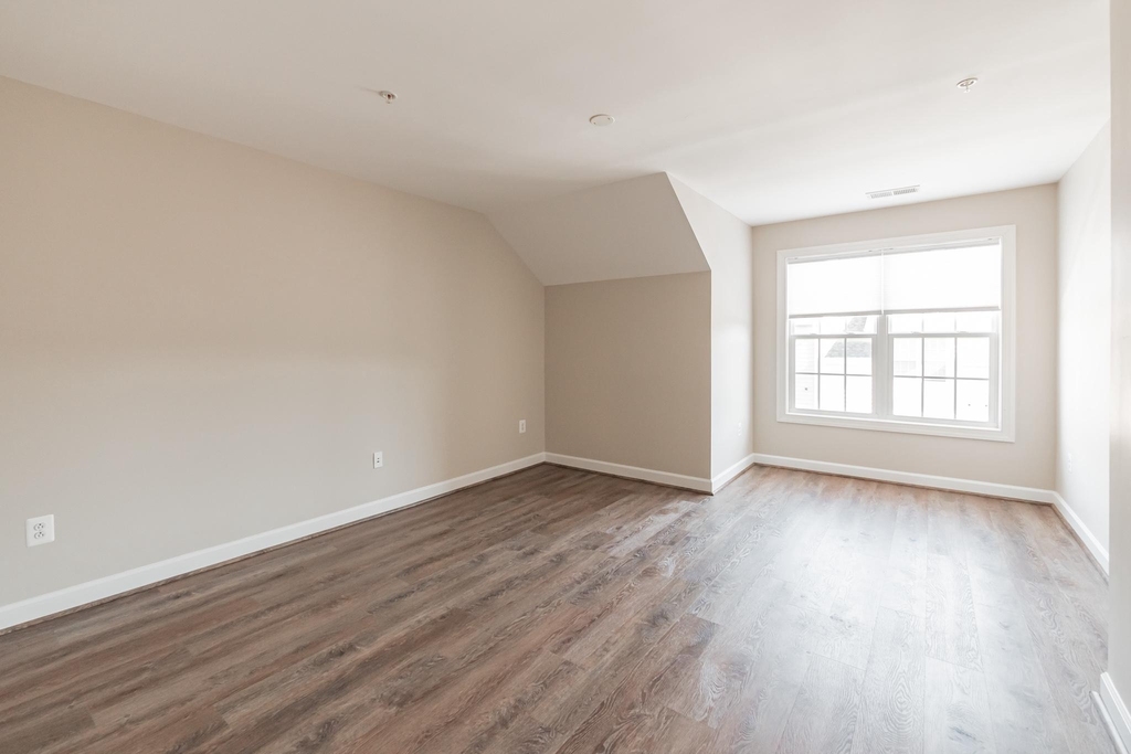 513 Girard Street - Photo 18