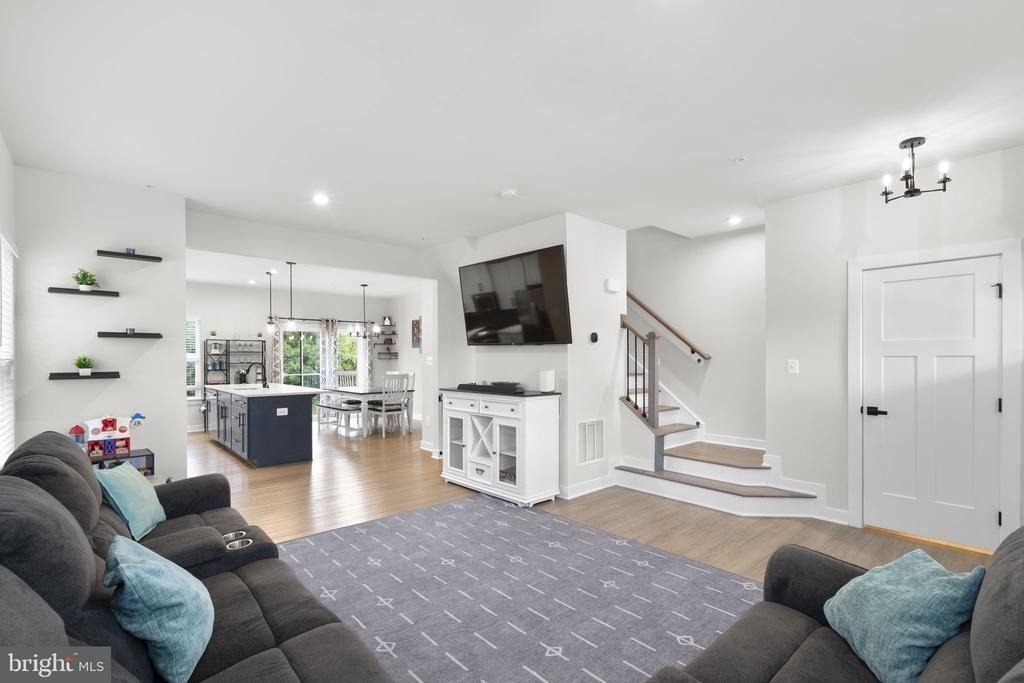 1713 Aurora Way - Photo 2
