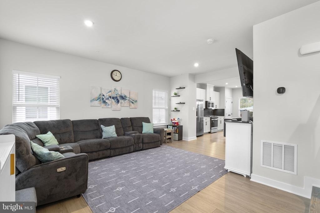 1713 Aurora Way - Photo 3