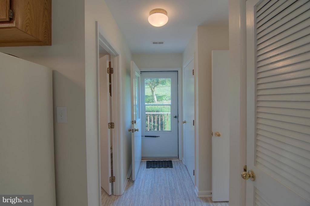 5105 Shore Drive - Photo 4