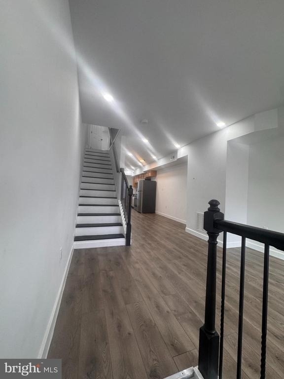 2606 W Fairmount Avenue - Photo 2