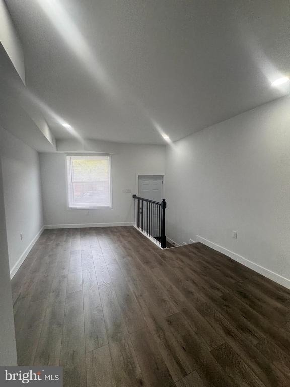 2606 W Fairmount Avenue - Photo 1