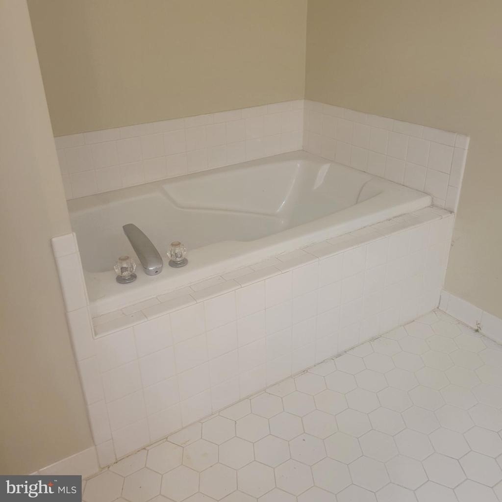 603b Admiral Drive - Photo 8