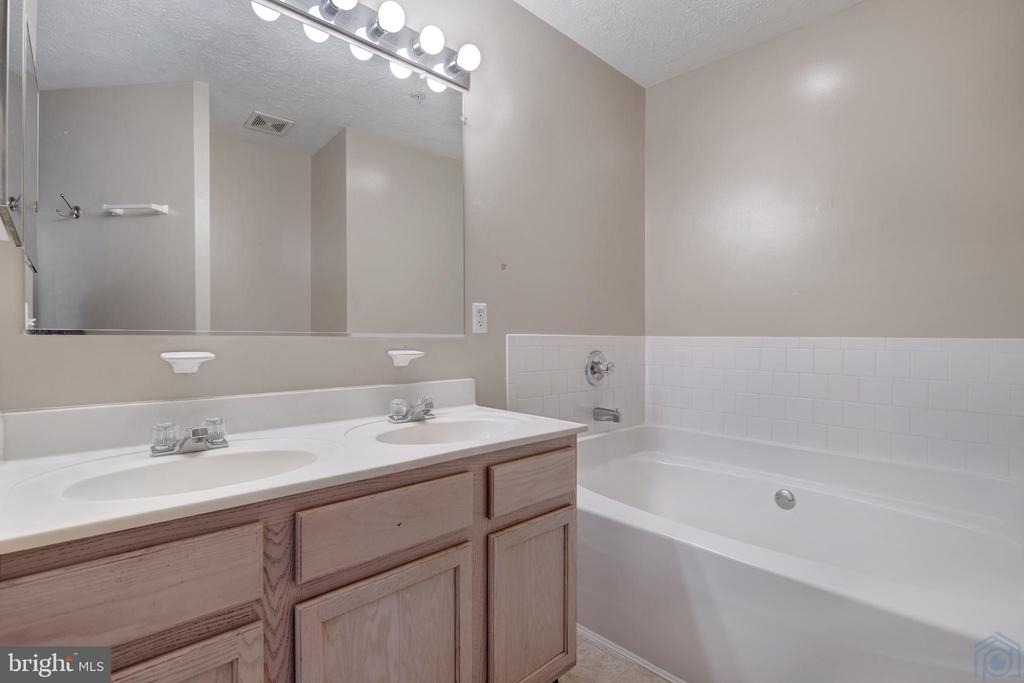 50 Amberstone Court - Photo 13
