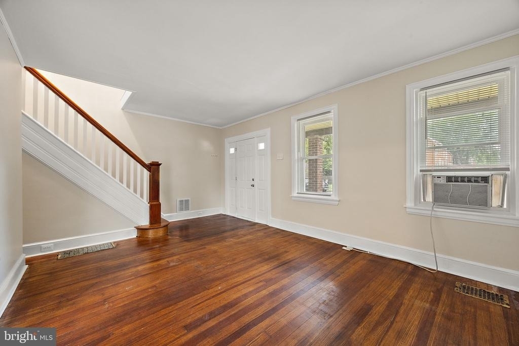 1422 N Union Street - Photo 5