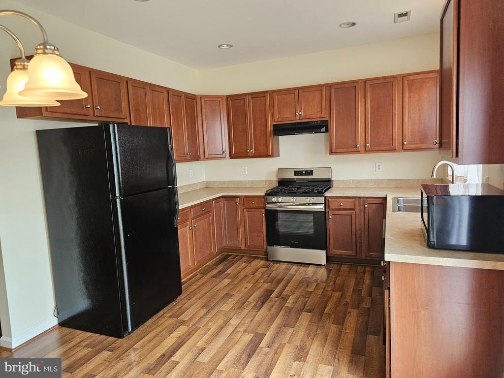 403 Wilmore Drive - Photo 8
