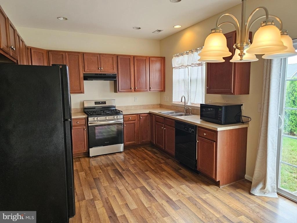 403 Wilmore Drive - Photo 11