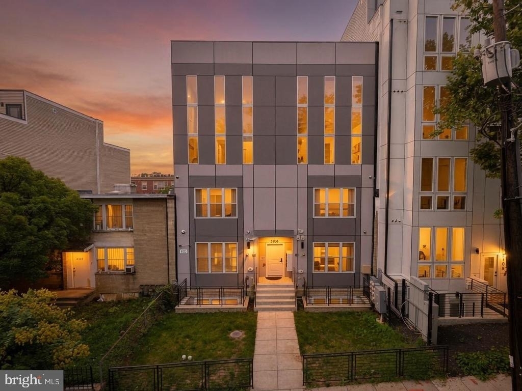 2109 M Street Ne - Photo 0