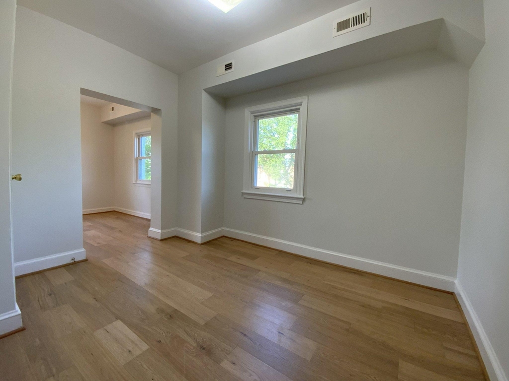 1772 E Street Ne - Photo 12