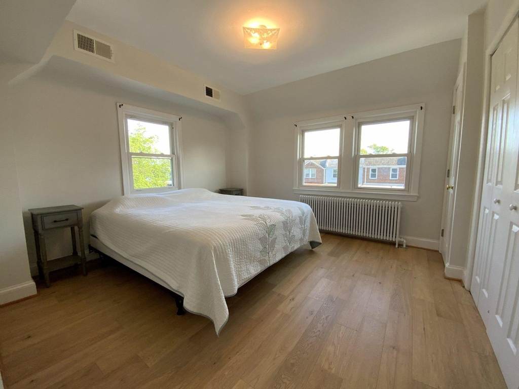 1772 E Street Ne - Photo 11