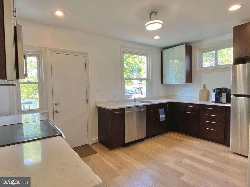1772 E Street Ne - Photo 10