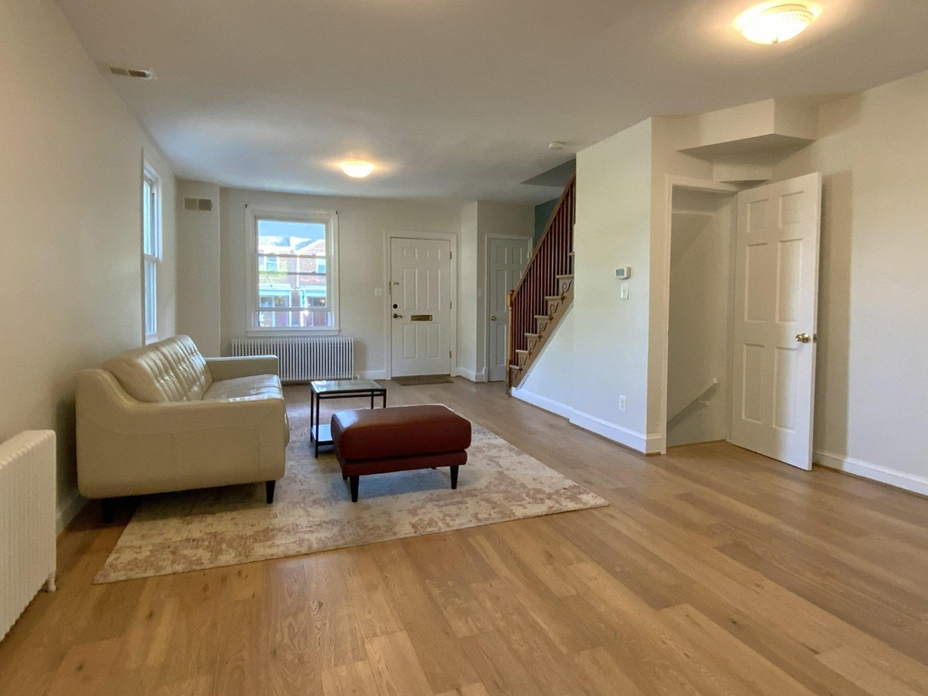 1772 E Street Ne - Photo 5