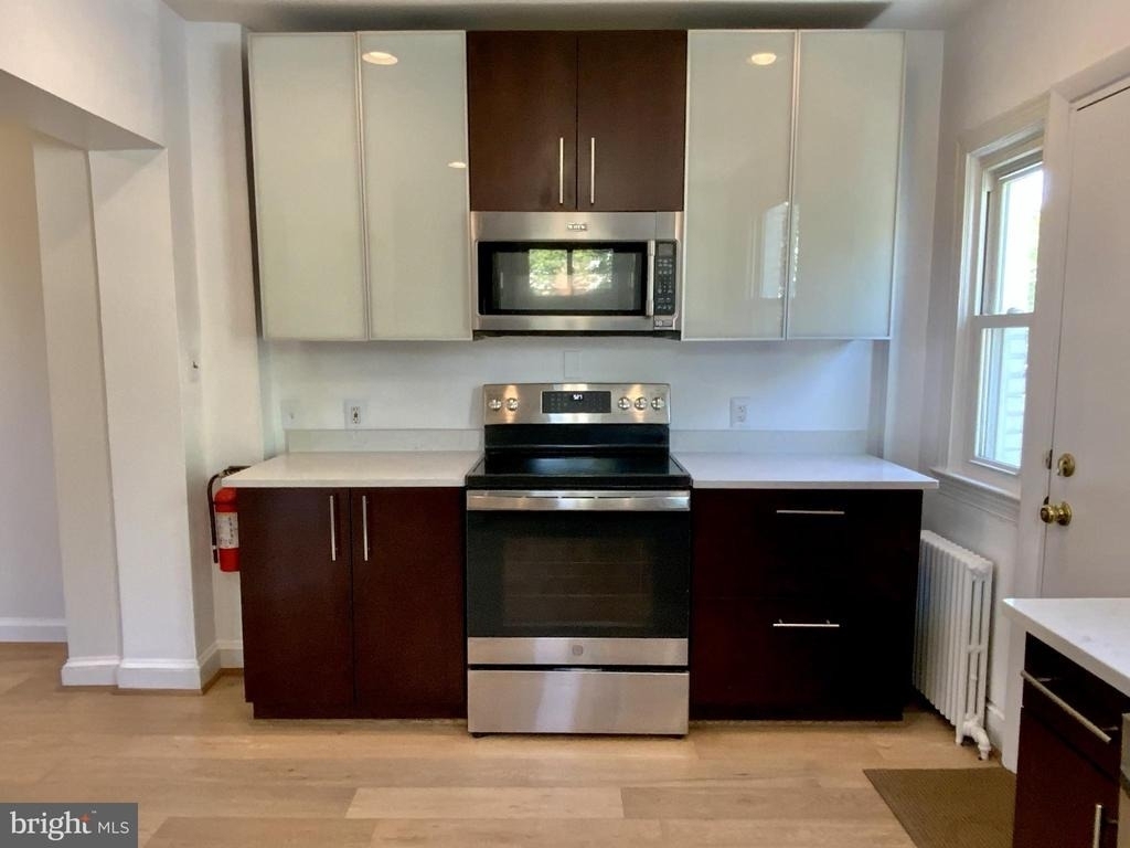 1772 E Street Ne - Photo 8