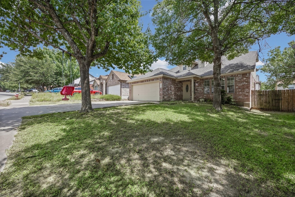 2432 Roundabout Ln - Photo 1