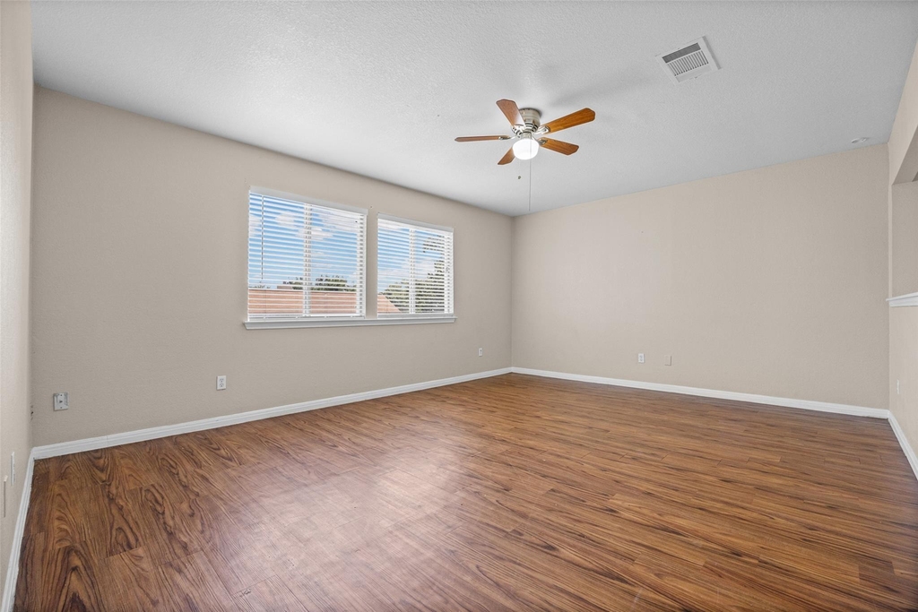 2432 Roundabout Ln - Photo 15