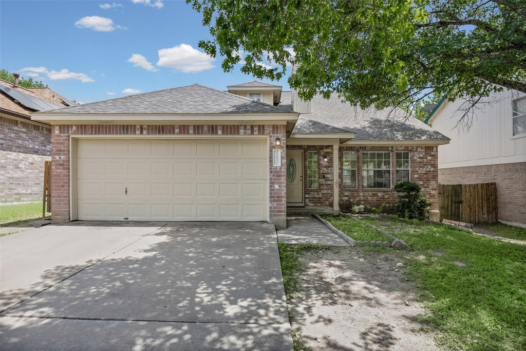 2432 Roundabout Ln - Photo 0