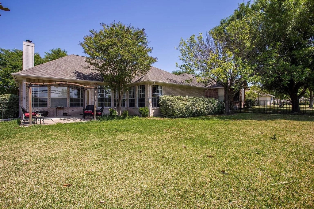 2713 Butler National Dr - Photo 2