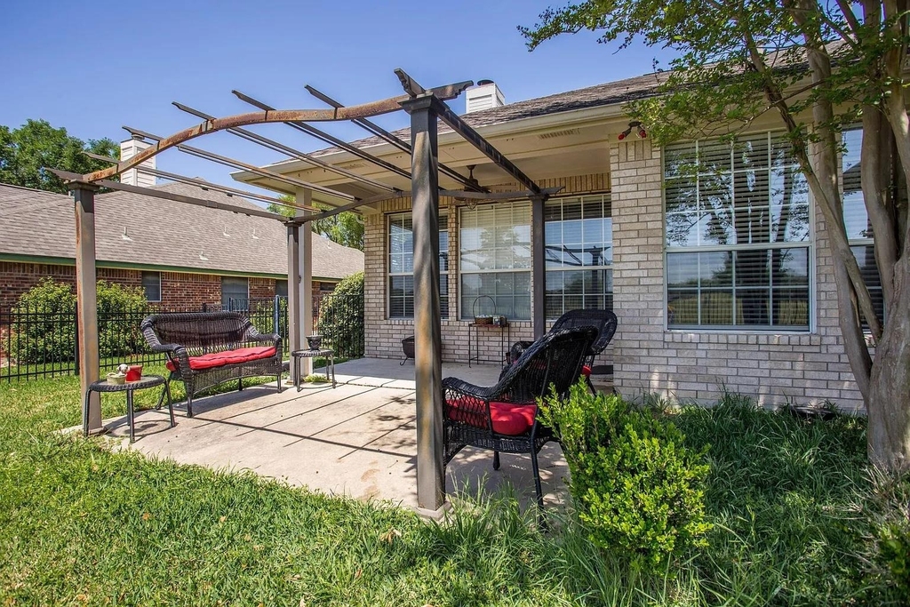 2713 Butler National Dr - Photo 3