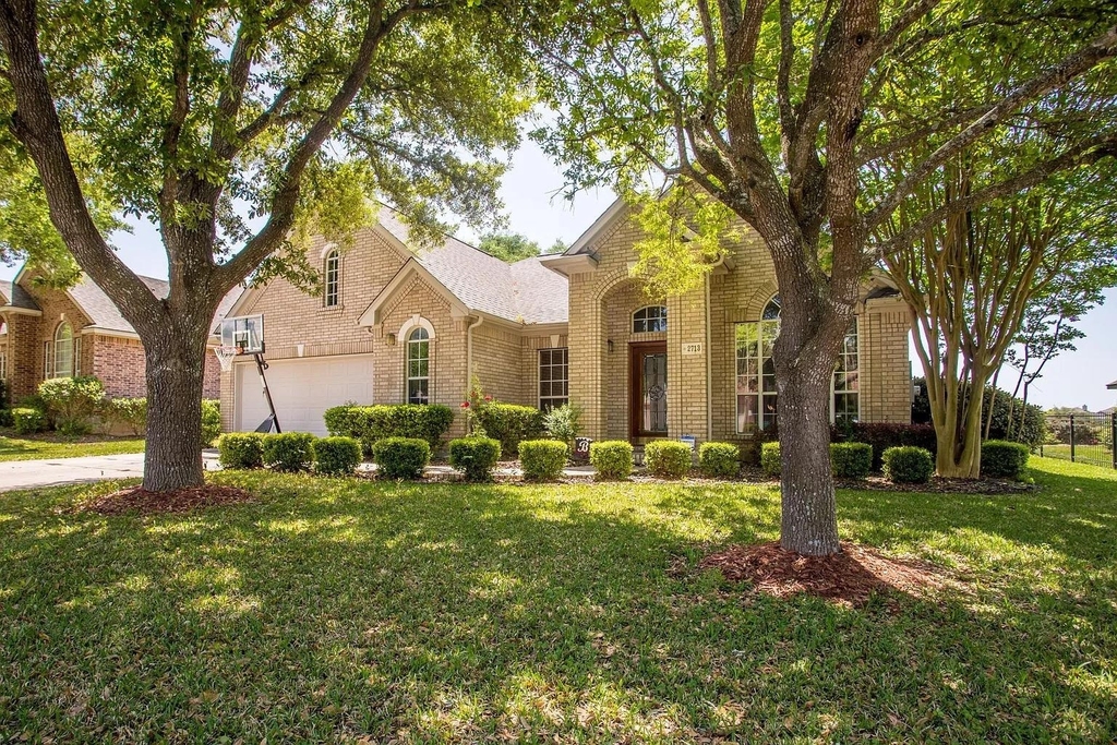 2713 Butler National Dr - Photo 0