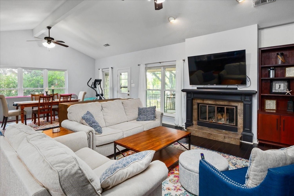 1613 Flint Ct - Photo 2