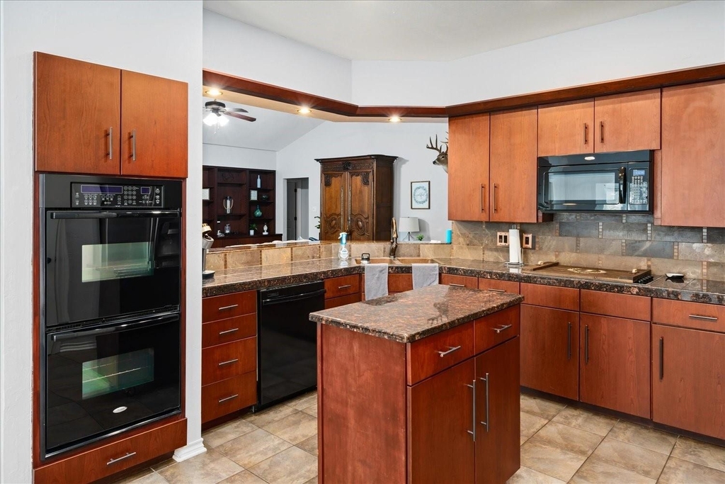 1613 Flint Ct - Photo 9