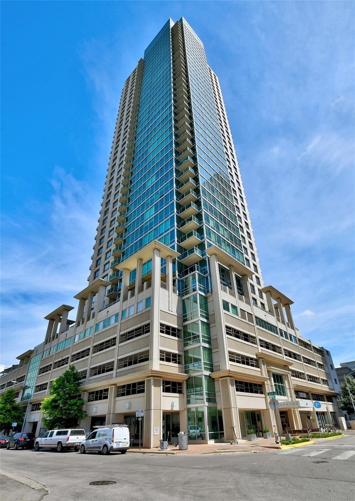 300 Bowie St - Photo 21