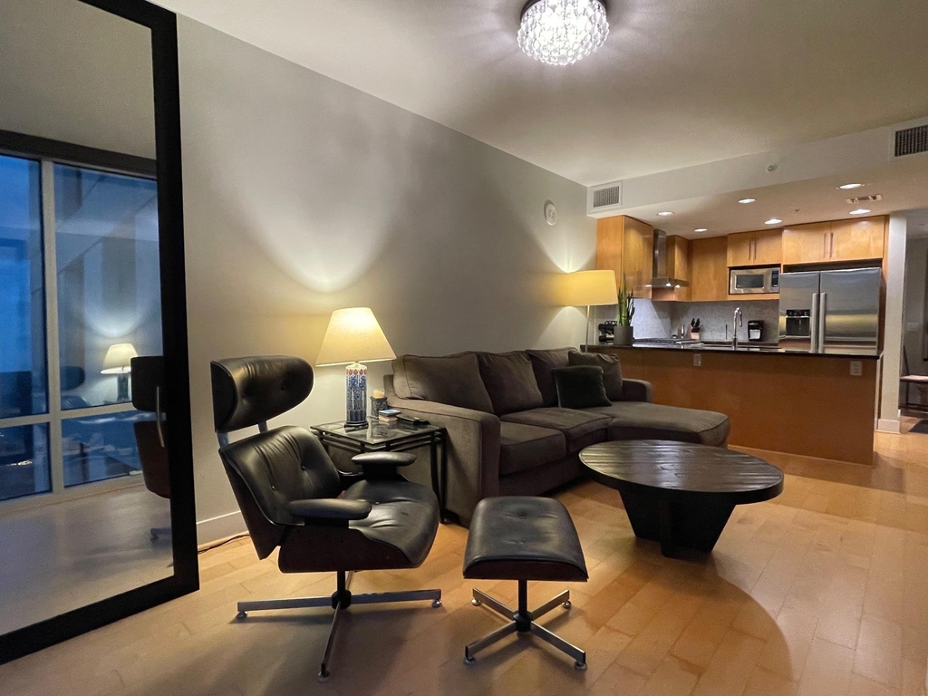 300 Bowie St - Photo 10