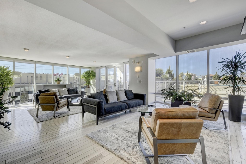 300 Bowie St - Photo 17