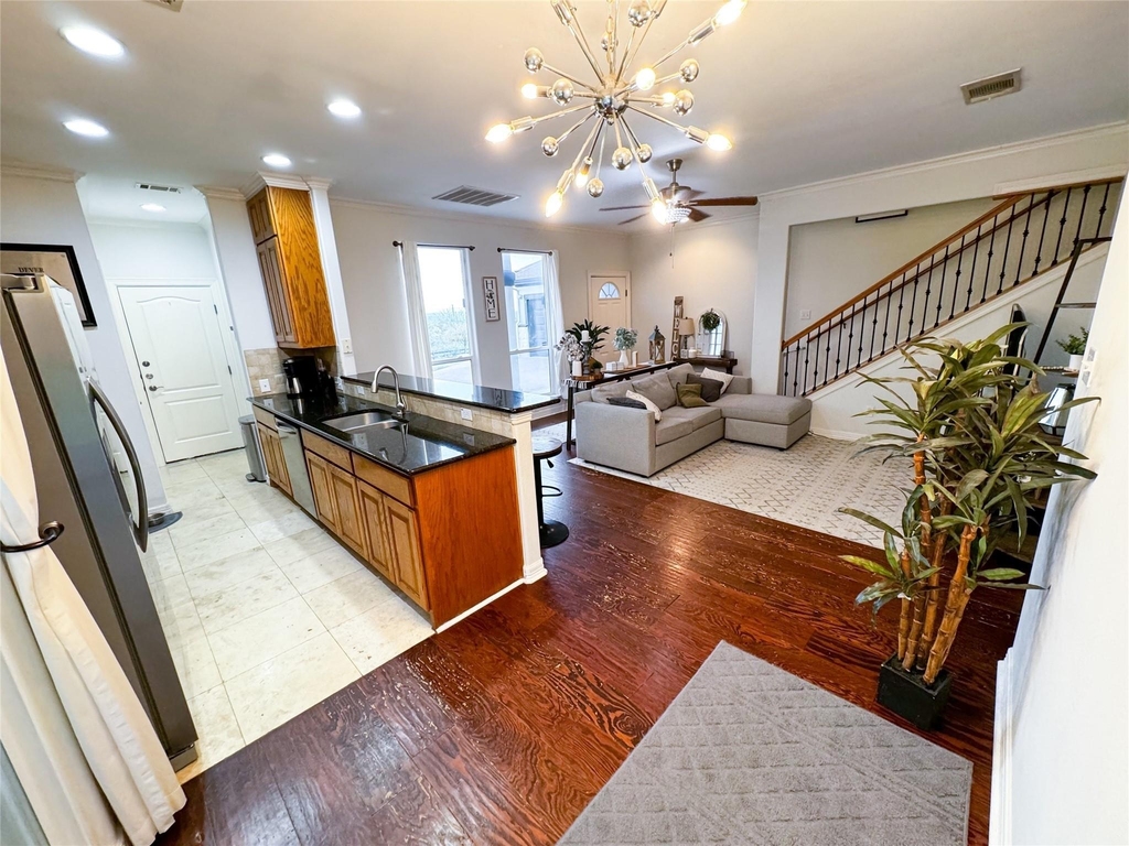 1213 Delsie Dr - Photo 7