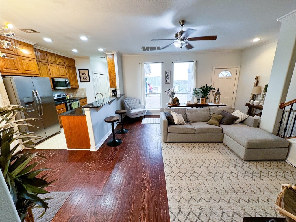 1213 Delsie Dr - Photo 0