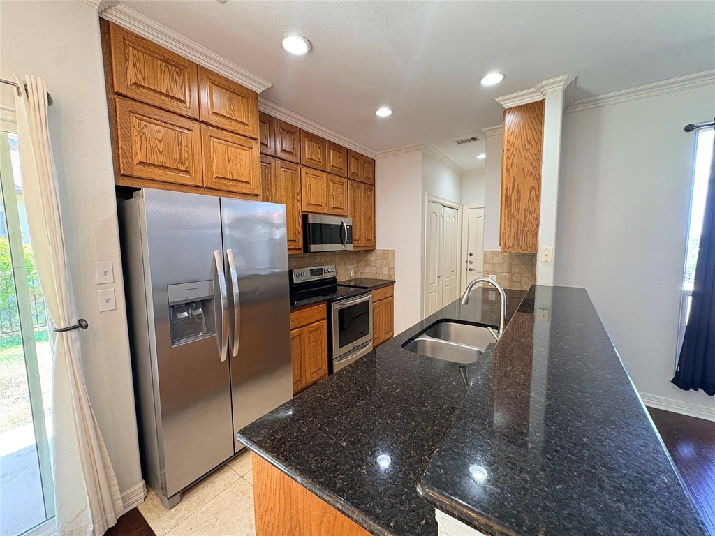 1213 Delsie Dr - Photo 11