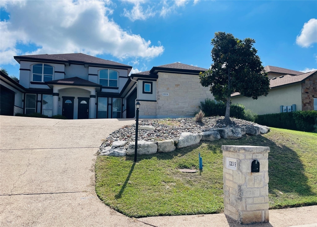 1213 Delsie Dr - Photo 6