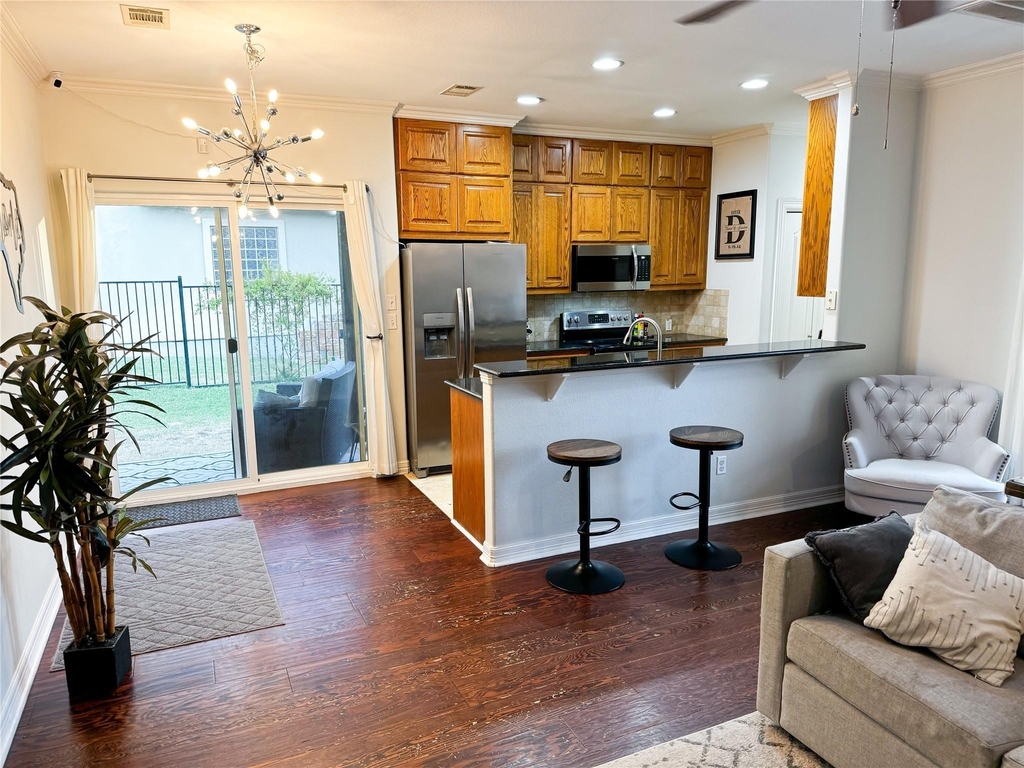 1213 Delsie Dr - Photo 2