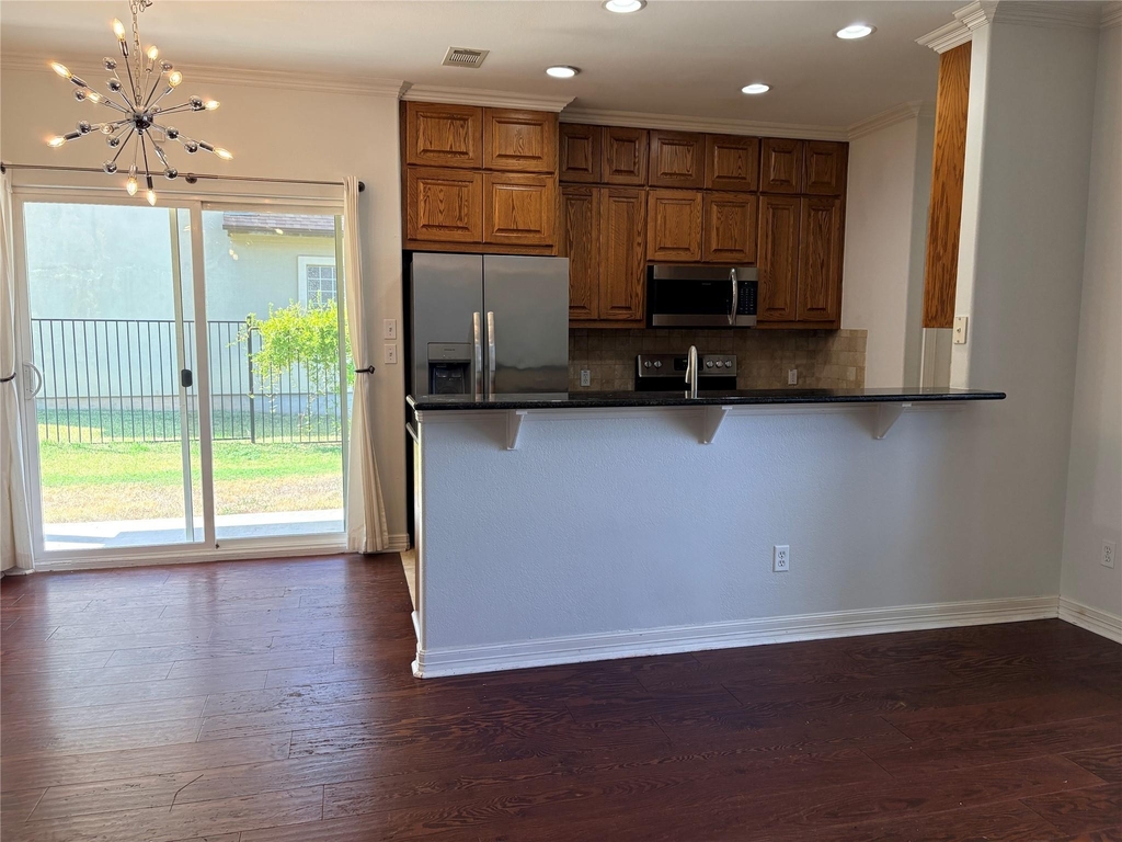 1213 Delsie Dr - Photo 9