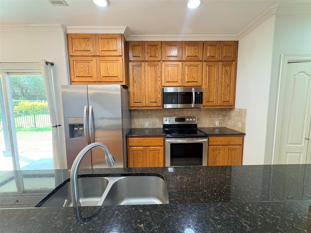 1213 Delsie Dr - Photo 12