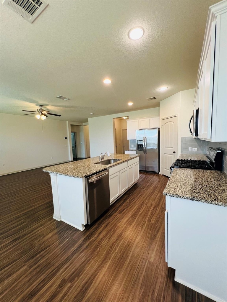 16901 Aventura Ave - Photo 18