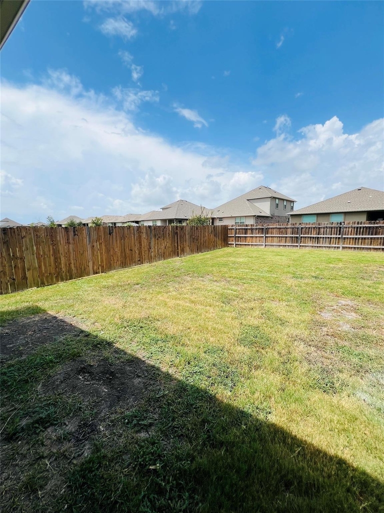 16901 Aventura Ave - Photo 20