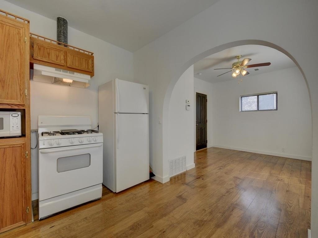 2106 Holly St - Photo 16