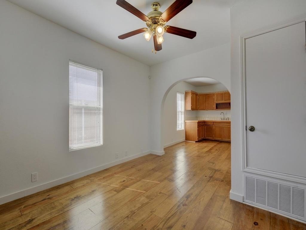 2106 Holly St - Photo 5