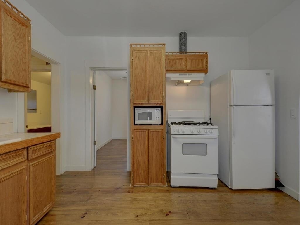 2106 Holly St - Photo 17