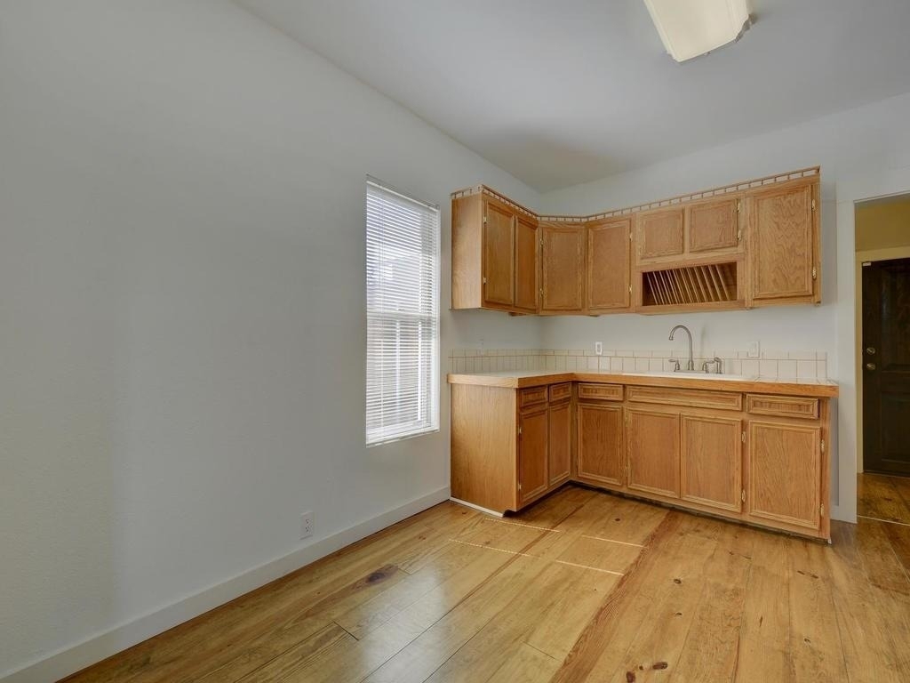 2106 Holly St - Photo 11