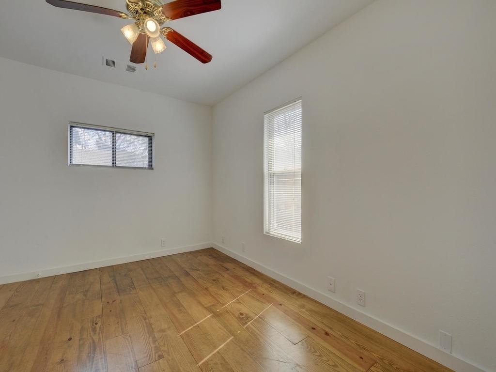 2106 Holly St - Photo 9
