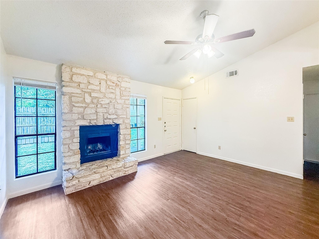 2014 Alex Ave - Photo 2