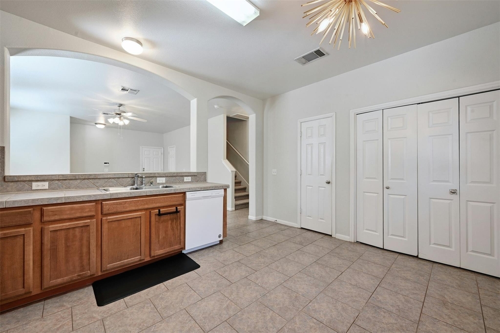 2412 Allred Dr - Photo 8