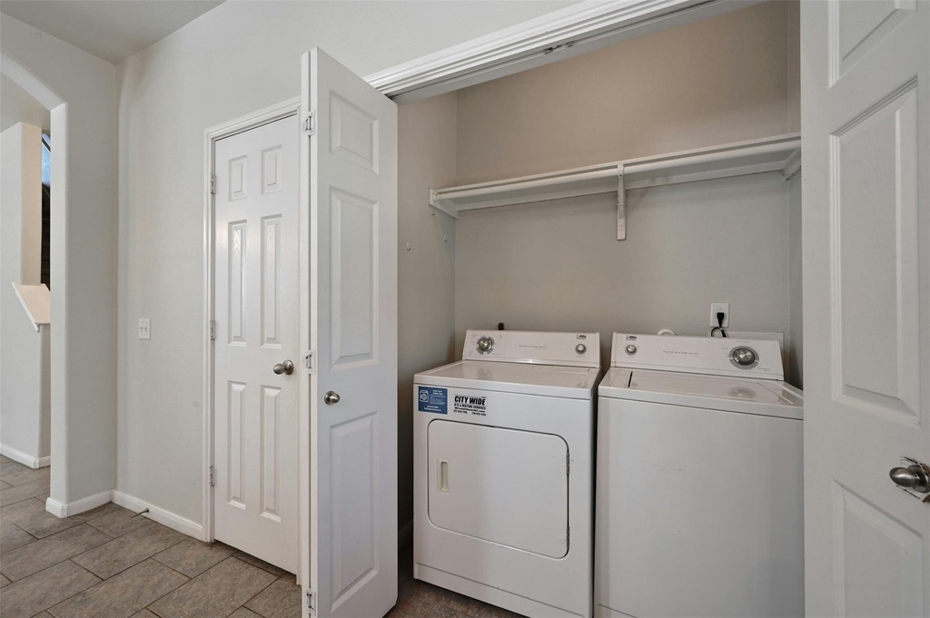 2412 Allred Dr - Photo 11
