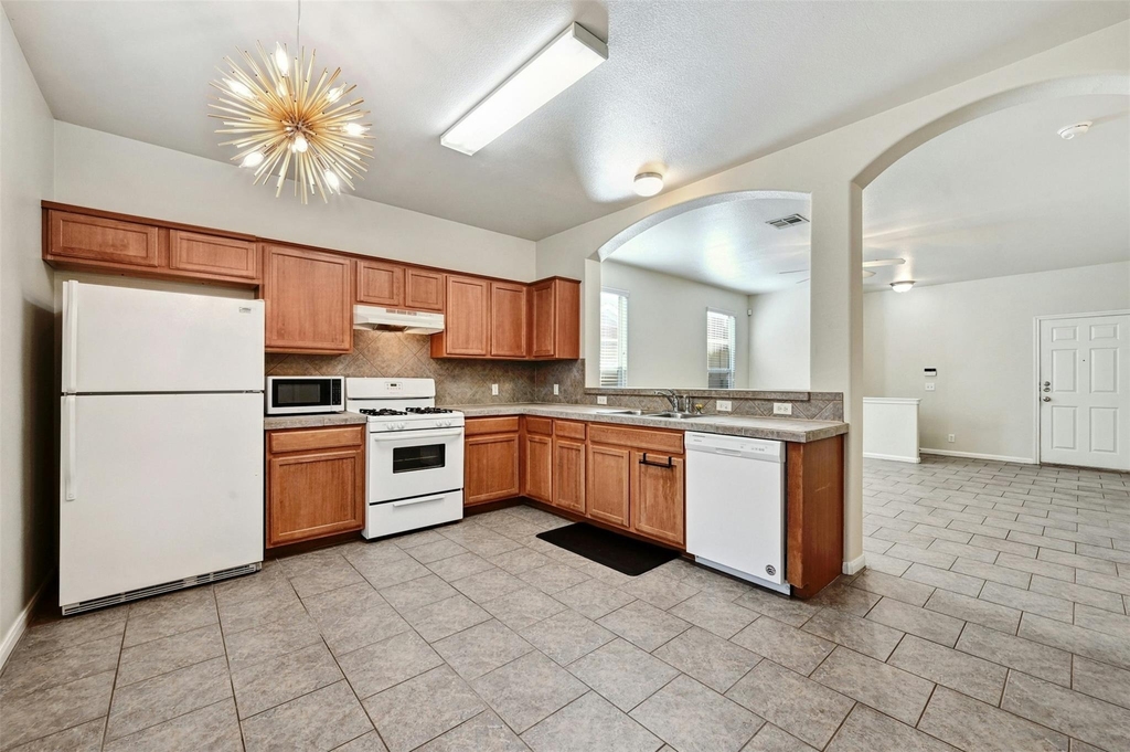 2412 Allred Dr - Photo 6