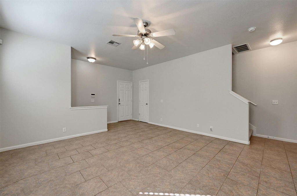 2412 Allred Dr - Photo 3