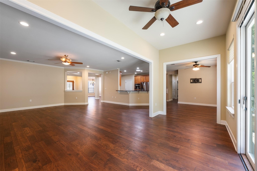 202 River Rock Dr - Photo 9